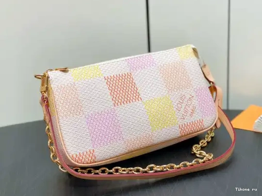 Cheap LOUIS Pochette Accessoires-23.5*13.5*4CM VUITTON 0629